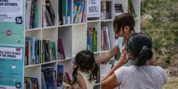 Storyfest gifts free books to kids at SWELL 2023